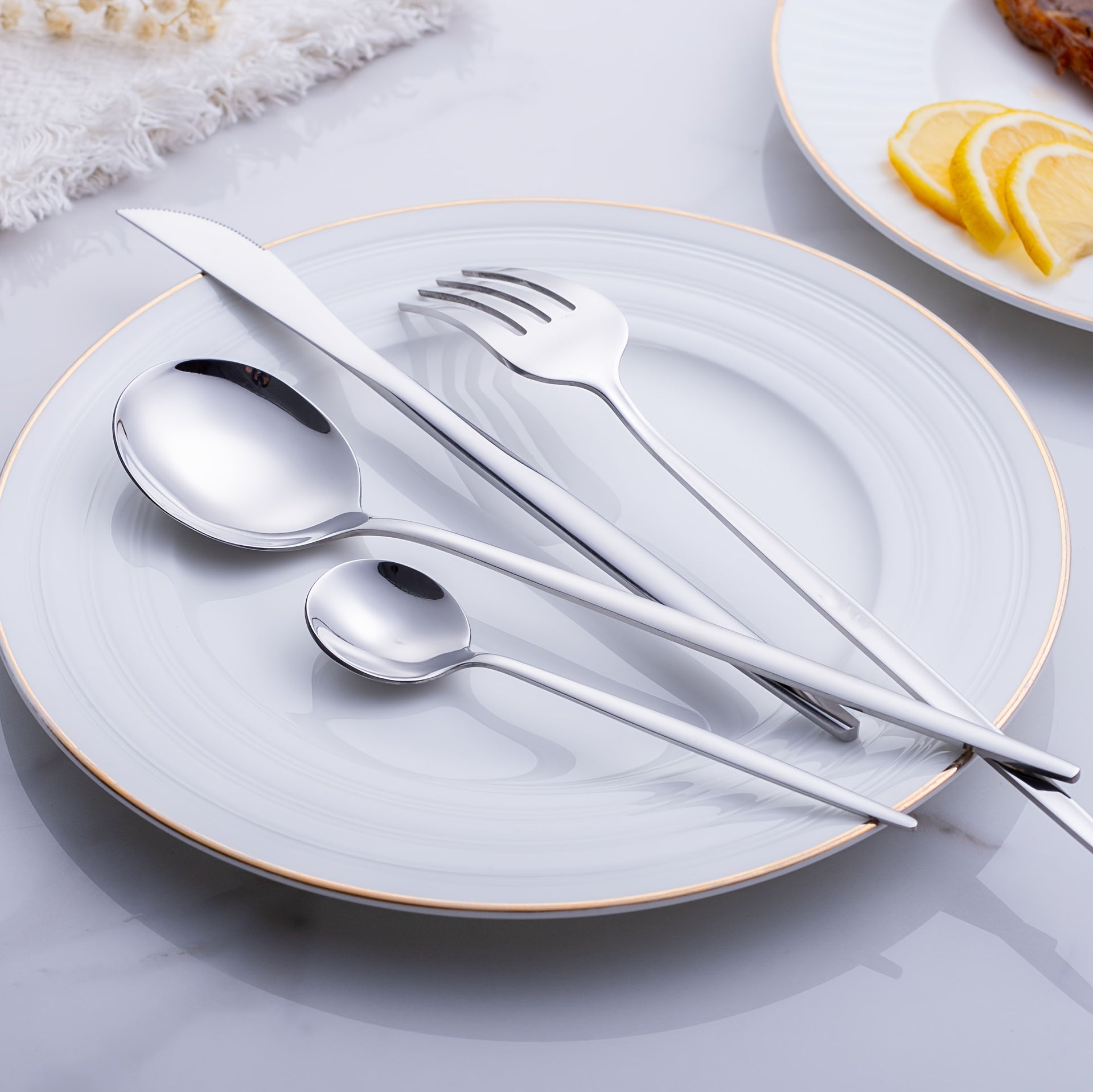 24pcs Stainless Steel Cutlery Set with Golden And Silver Options, Featuring Creative Western-Style Steak Knives, Forks, And Spoons, Suitable for Home Dining And Restaurants, Dishwasher Safe.